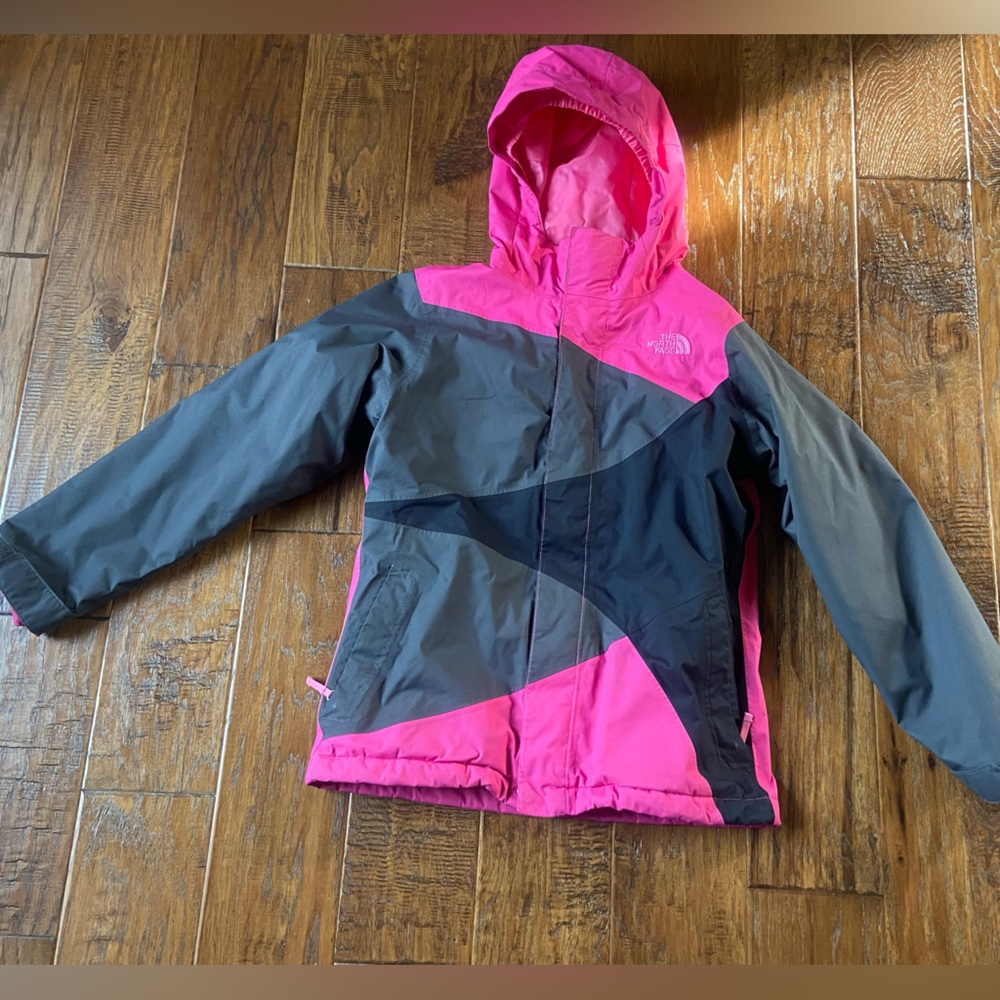 Girls The North Face winter 3 in 1 jacket. Size M 10/12